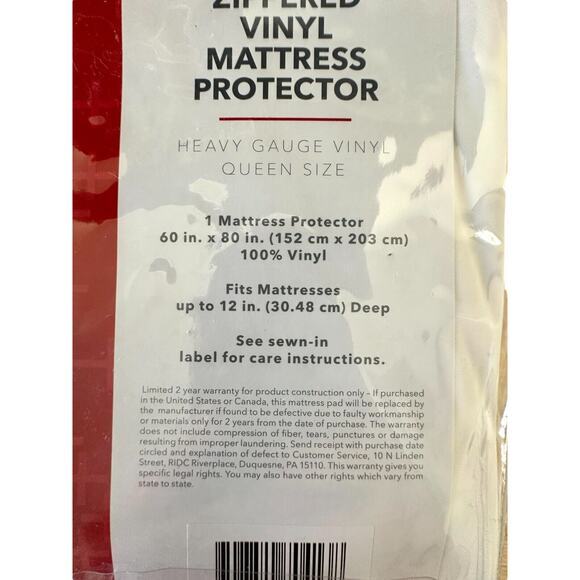 R+R Room & Retreat Queen Size Zippered Vinyl Mattress Protection - Heavy Duty - Picture 3 of 3